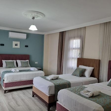 Sezgin Hotel Кушадасъ Екстериор снимка